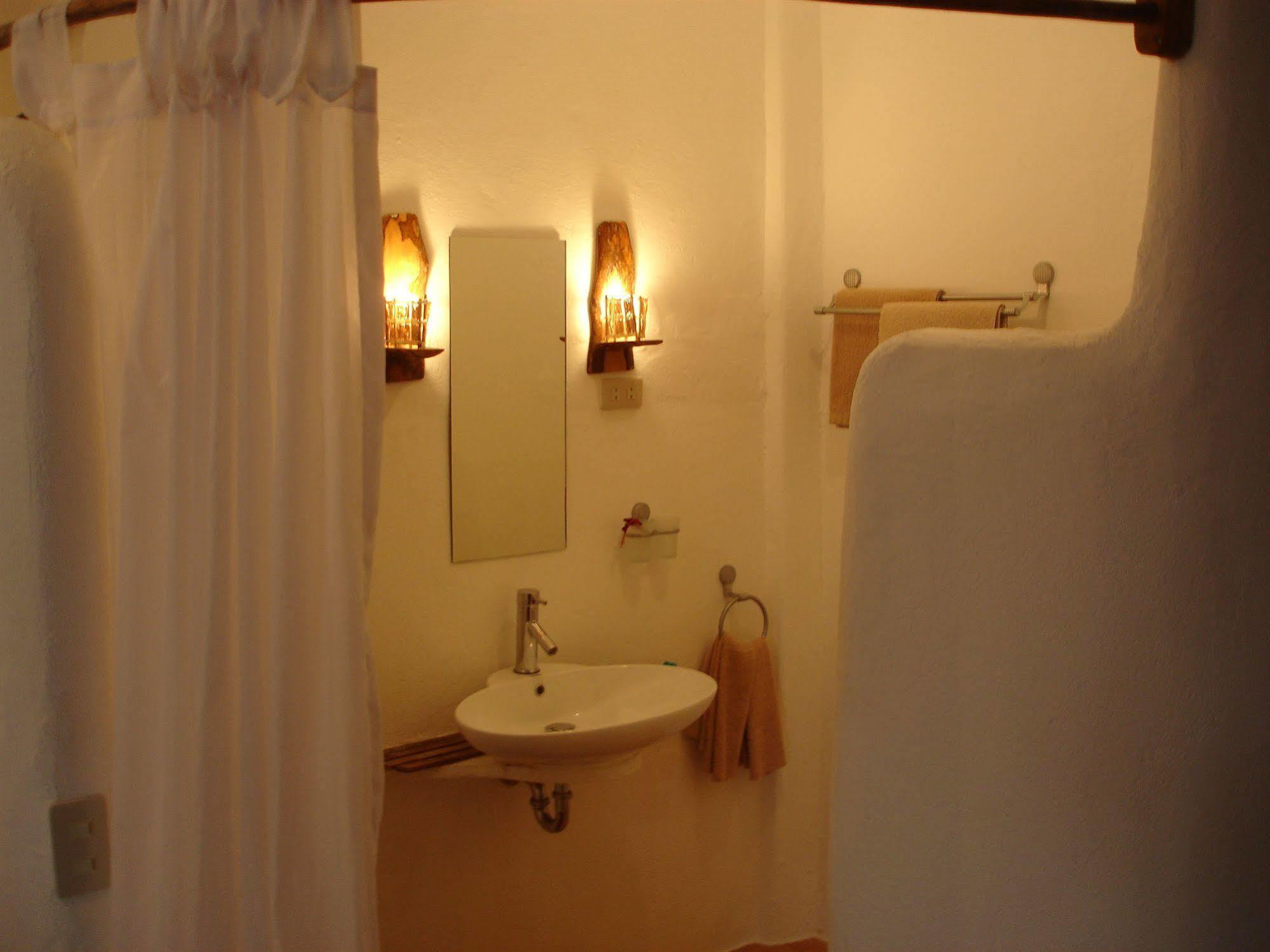 Artista Beach Villa Balabag  Exterior photo