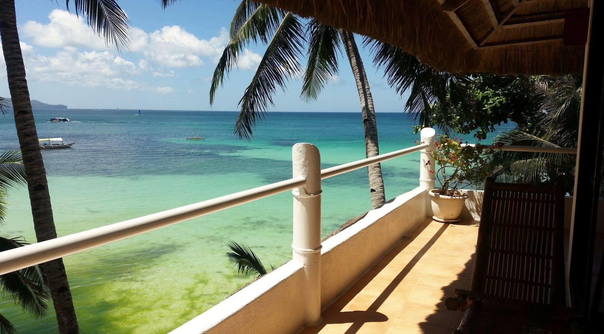 Artista Beach Villa Balabag  Exterior photo